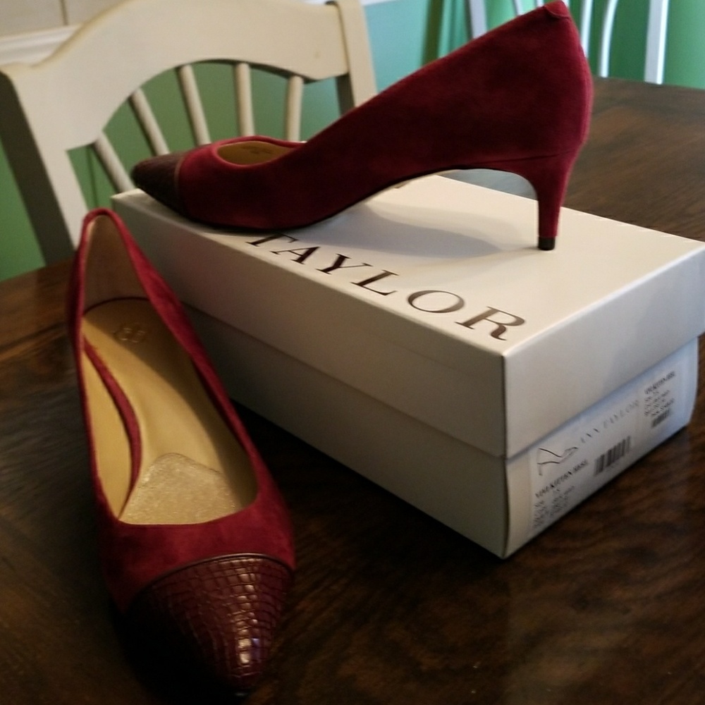 Beautiful Burgundy Kitten Heels
